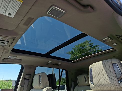 Certified 2026 Cadillac Escalade Platinum Sport AWD/4WD image 15