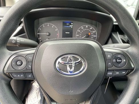 Used 2023 Toyota Corolla LE image 9