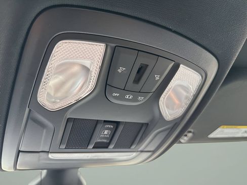 Used 2022 RAM 1500 Big Horn AWD/4WD image 35