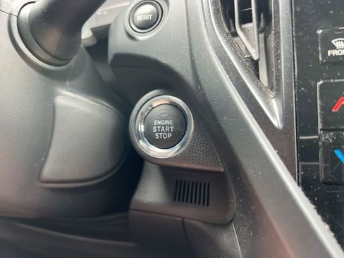 Used 2025 Subaru Forester Premium AWD/4WD image 16