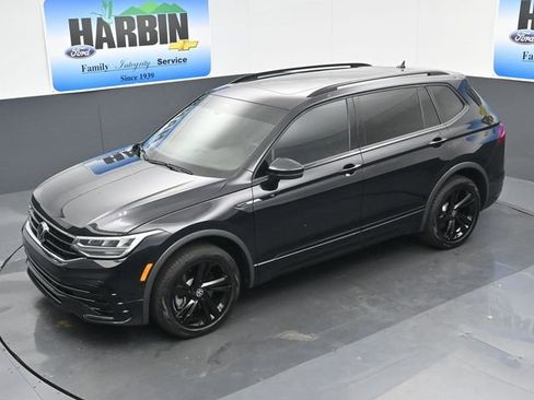 Used 2023 Volkswagen Tiguan SE R-Line FWD image 25