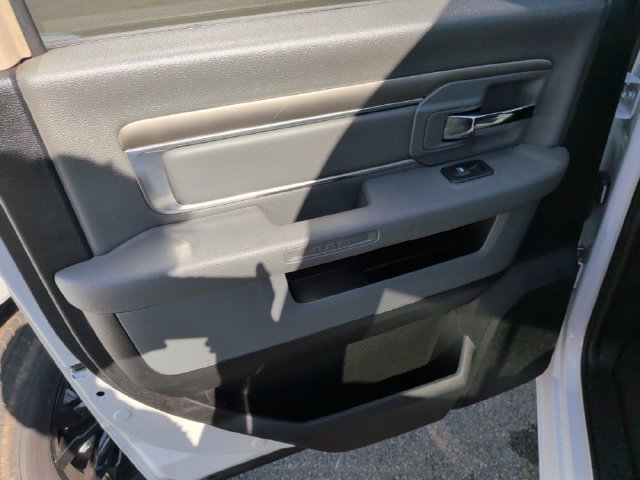 Used 2019 RAM 1500 Classic SLT RWD image 26