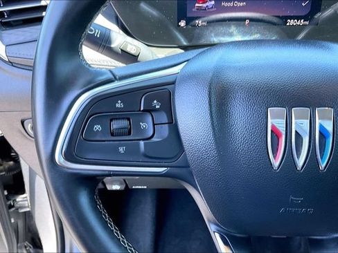 Used 2025 Buick Encore GX Preferred AWD/4WD image 18