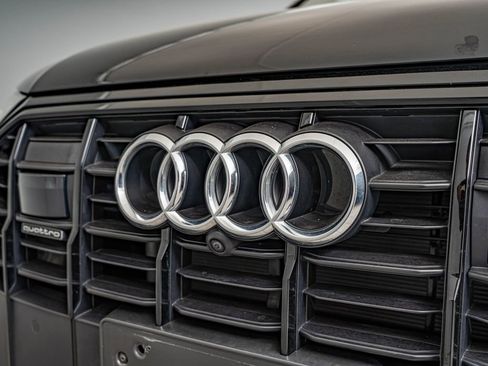 Used 2023 Audi Q7 3.0T Premium Plus w/ Premium Plus Package AWD/4WD image 12