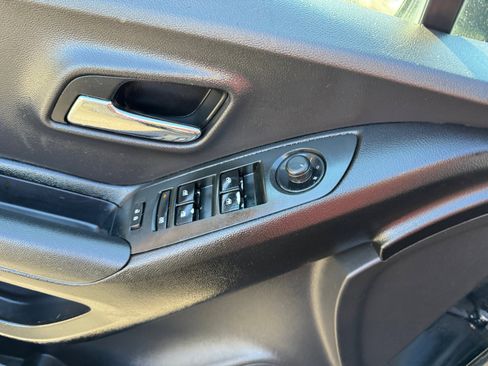 Used 2017 Chevrolet Trax LS image 23
