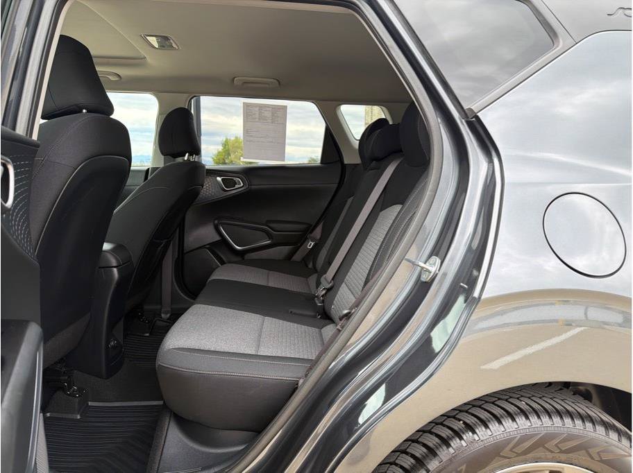 Used 2022 Kia Soul EX FWD image 11