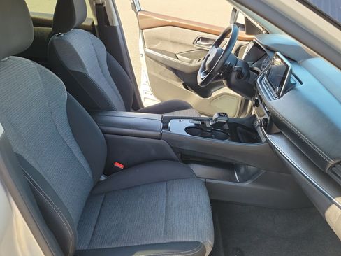 Used 2023 Nissan Rogue SV FWD image 20