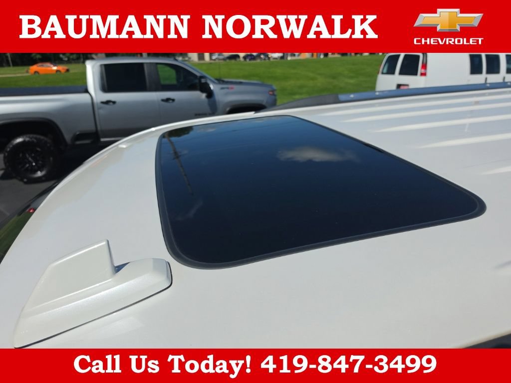 Used 2017 GMC Yukon XL Denali w/ Open Road Package AWD/4WD image 18