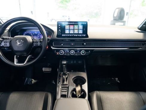 Used 2022 Honda Civic Sport Touring image 9