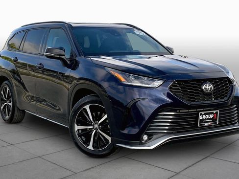 Used 2021 Toyota Highlander XSE image 3