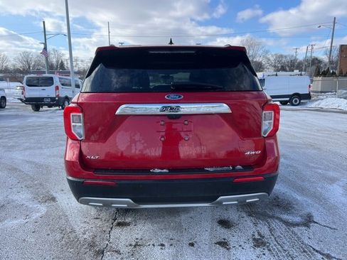 Certified 2023 Ford Explorer XLT w/ Equipment Group 202A image 5