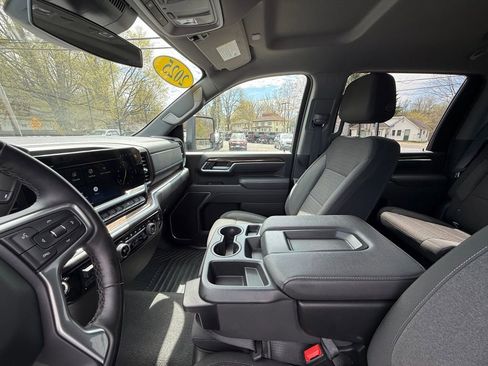 Used 2025 Chevrolet Silverado 2500 LT w/ Convenience Package AWD/4WD image 18