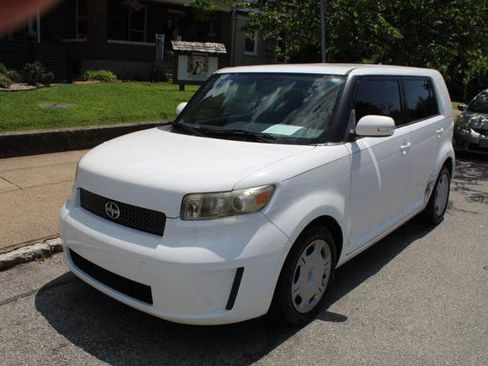 Used 2009 Scion xB FWD image 1