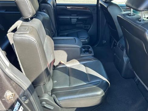 Used 2011 Nissan Armada Platinum w/ 2nd Row Captain Seat Pkg image 19
