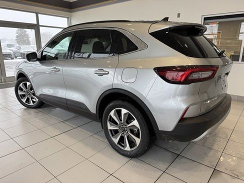 Used 2024 Ford Escape Platinum image 4