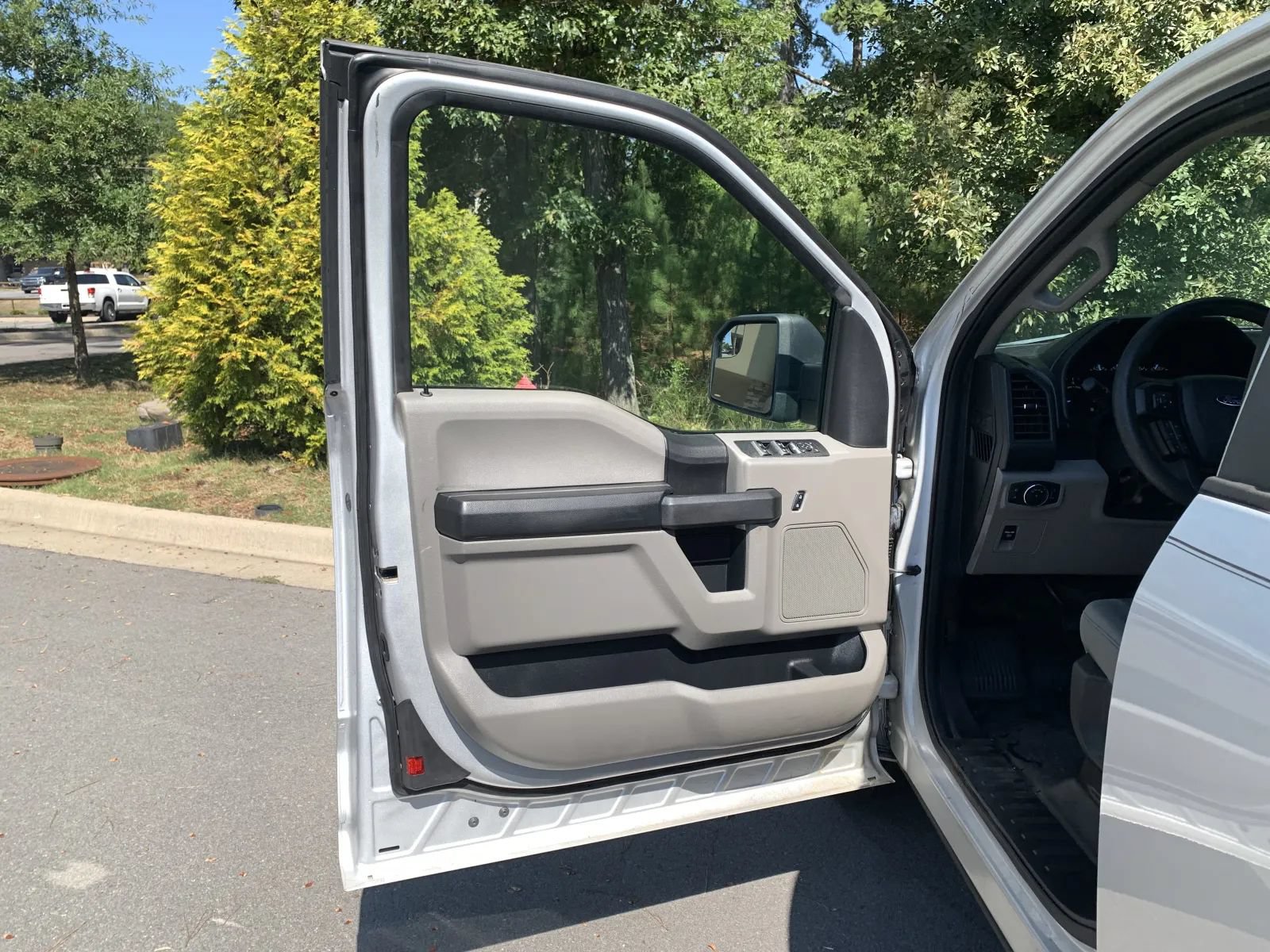 Used 2019 Ford F150 XL w/ Equipment Group 101A Mid RWD image 18