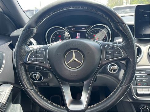 Used 2018 Mercedes-Benz GLA 250 4MATIC w/ Premium Package image 19