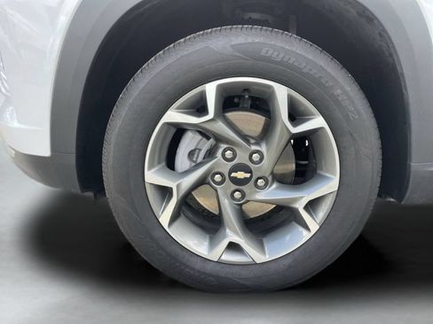 Used 2025 Chevrolet Trax LT w/ Driver Confidence Package FWD image 39