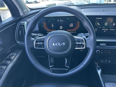 Used 2025 Kia Sorento EX w/ EX Panoramic Sunroof Package image 24