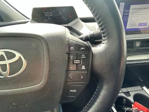 Used 2023 Toyota Prius LE FWD image 21