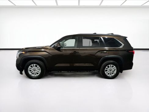 Used 2024 Toyota Sequoia SR5 w/ SR5 Premium Package AWD/4WD image 23