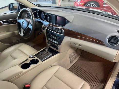 Used 2014 Mercedes-Benz C 300 4MATIC Sedan image 50