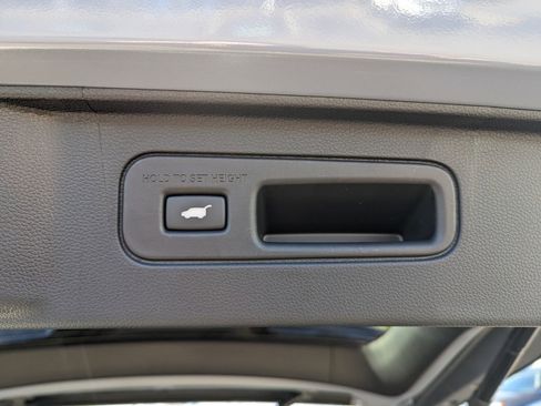 New 2025 Honda Pilot Touring image 15