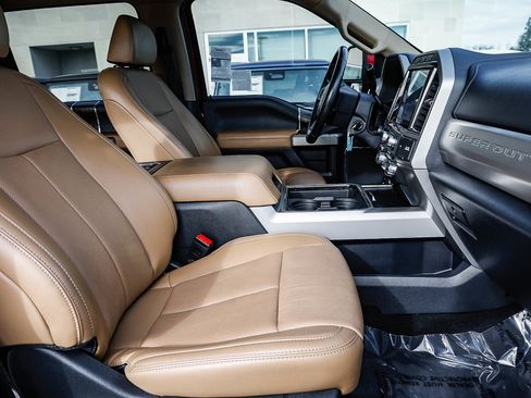 Used 2022 Ford F250 Lariat w/ Lariat Value Package image 17