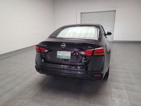 Used 2024 Nissan Altima 2.5 SV AWD/4WD image 7