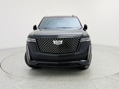 Used 2024 Cadillac Escalade Premium Luxury image 2