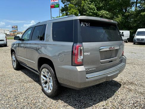 Used 2019 GMC Yukon Denali w/ Denali Ultimate Package AWD/4WD image 3