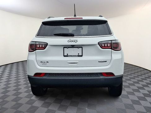 Used 2022 Jeep Compass Latitude AWD/4WD image 8