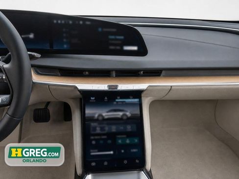 Used 2024 Lucid Air Pure RWD image 11