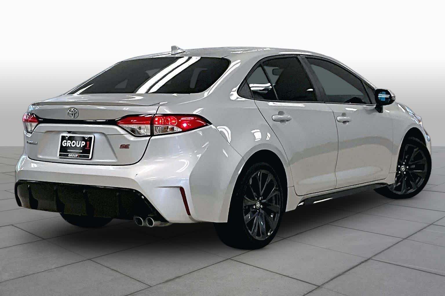 Used 2024 Toyota Corolla SE FWD image 12