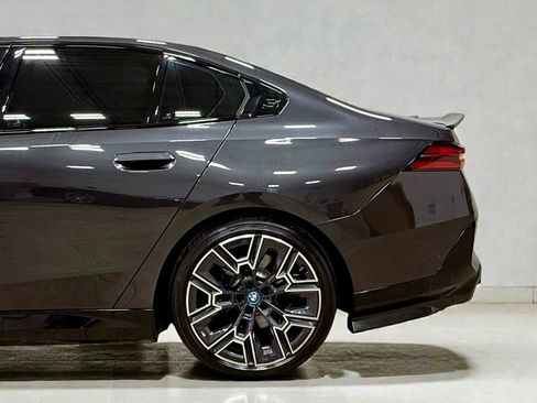 Used 2025 BMW i5 xDrive40 w/ M Sport Package image 7