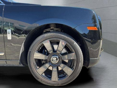 Used 2022 Rolls-Royce Cullinan image 6