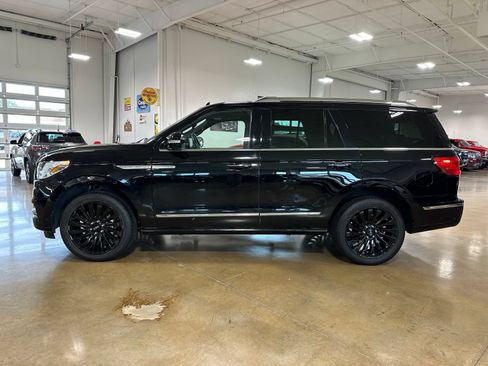 Used 2021 Lincoln Navigator Reserve w/ Luxury Package AWD/4WD image 5