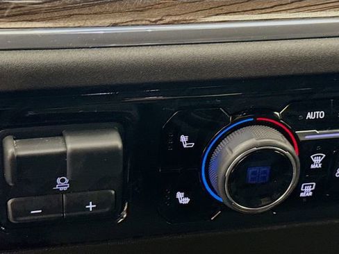 Used 2025 Chevrolet Silverado 1500 LT image 23