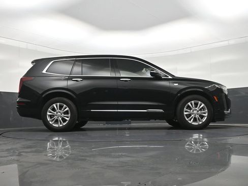 Used 2025 Cadillac XT6 Luxury FWD image 28