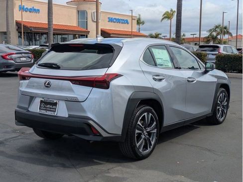 New 2026 Lexus UX 300h FWD image 5