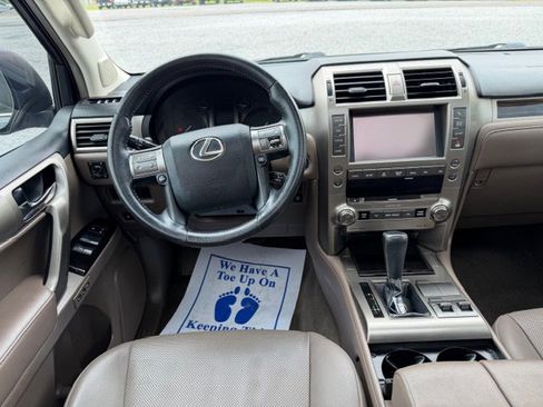 Used 2019 Lexus GX 460 w/ Navigation Package AWD/4WD image 12