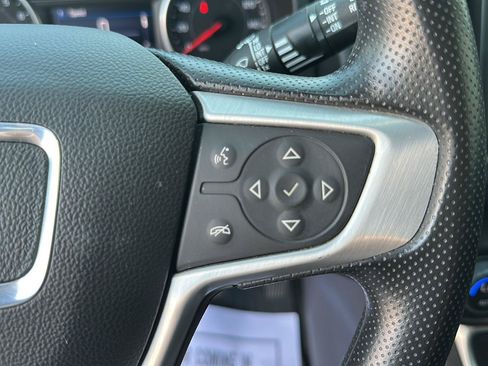 Used 2022 GMC Terrain SLE w/ Driver Convenience Package FWD image 13