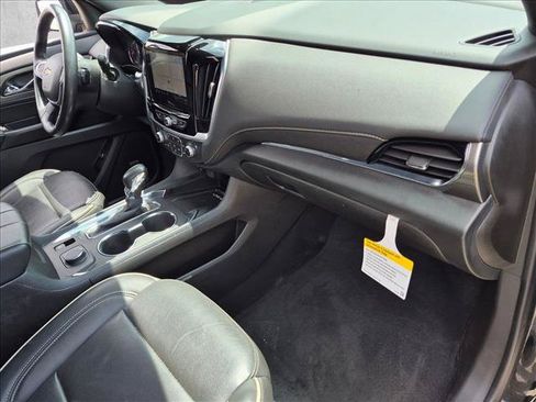 Used 2022 Chevrolet Traverse Premier FWD image 23