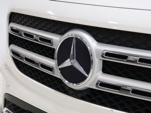 Used 2022 Mercedes-Benz GLB 250 4MATIC image 9
