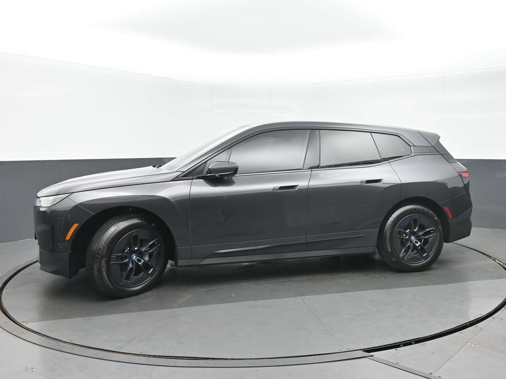 Used 2024 BMW iX xDrive50 w/ Convenience Package AWD/4WD image 6