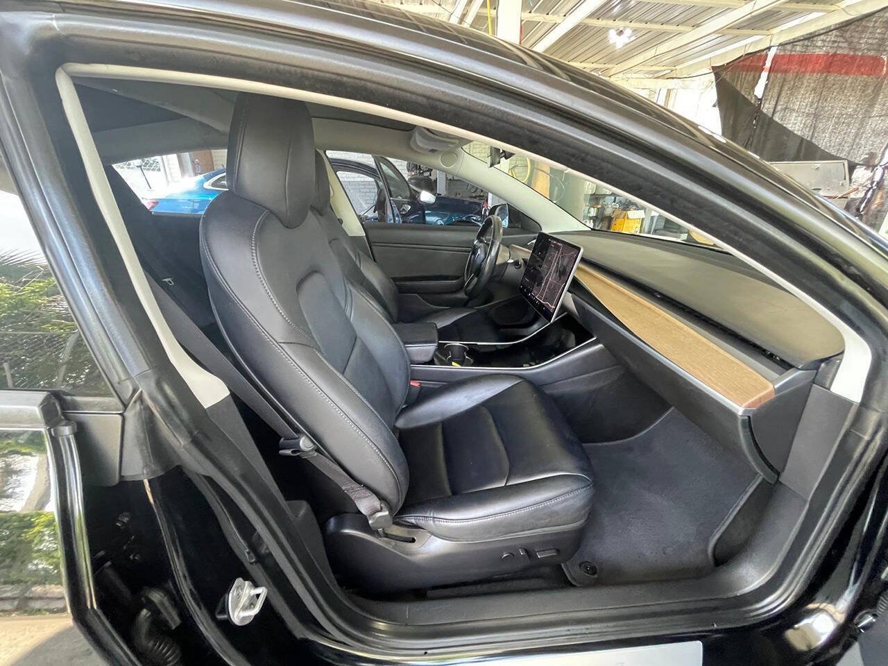 Used 2018 Tesla Model 3 Long Range RWD image 19