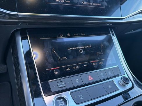 Certified 2025 Audi Q7 2.0T Premium w/ Convenience Package image 9