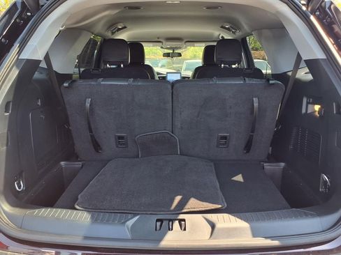 Used 2023 Ford Explorer XLT w/ Equipment Group 202A AWD/4WD image 21