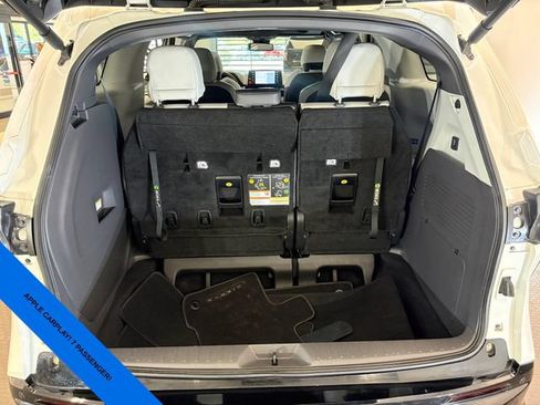 Used 2023 Toyota Sienna XSE w/ XSE Plus Package FWD image 24