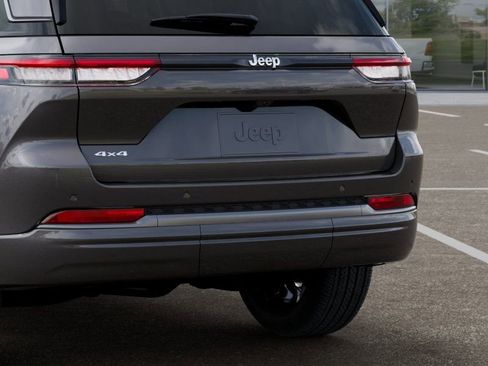 New 2026 Jeep Grand Cherokee Limited AWD/4WD image 13